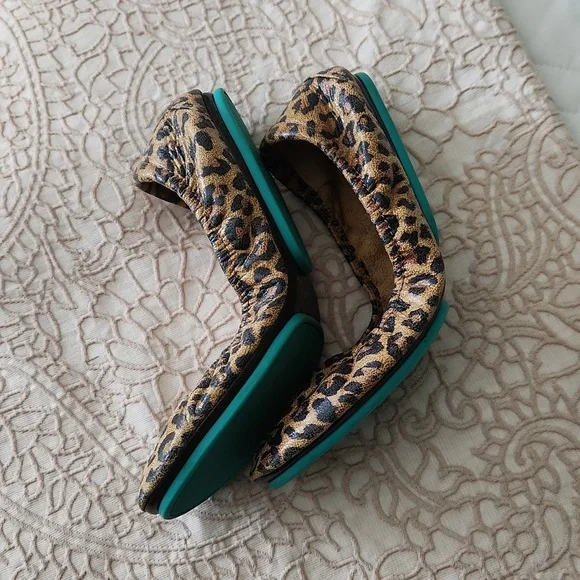 Tieks Leopard Print Flats Size 7 - Picture 9 of 9